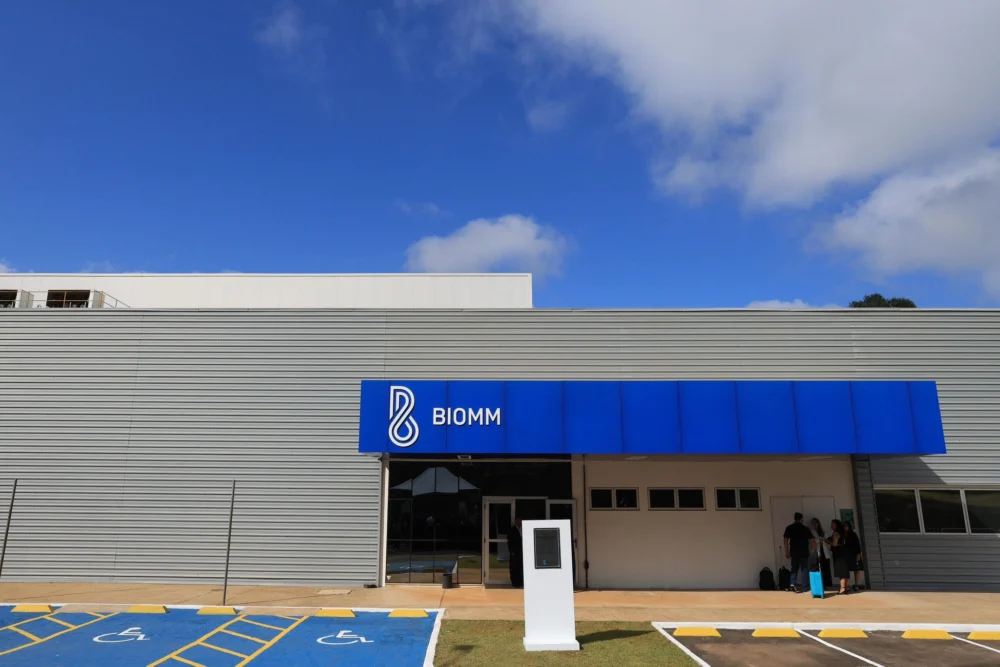 Banco Master e BioMM: empréstimos de R$ 336 milhões e investigação de manipulação de ações